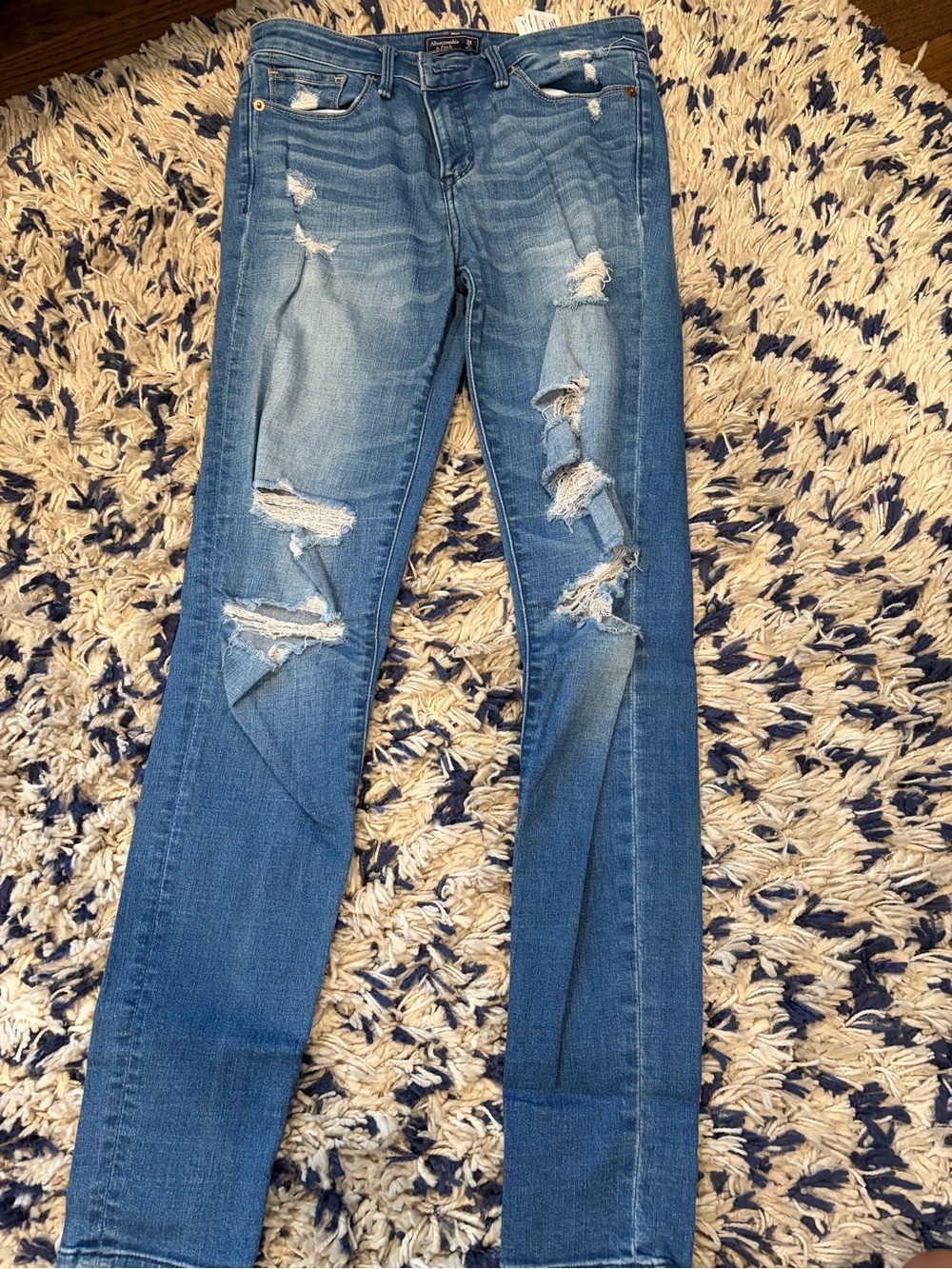 Abercrombie & Fitch Harper super skinny Medium Blue Distressed Jeans-26/2 long